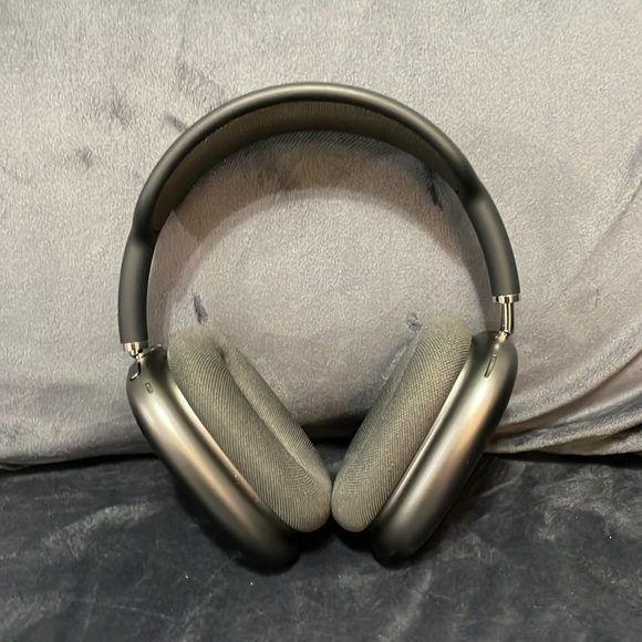 Apple AirPods Max in Space Grey - Picture 5 of 14